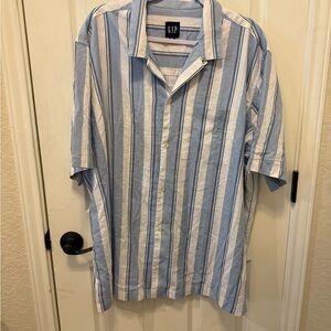 GAP Men's Casual Blue and White Striped Shirt